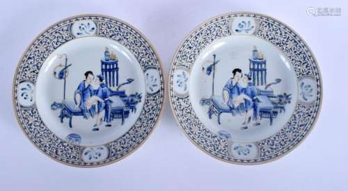 A RARE PAIR OF 18TH CENTURY CHINESE BLUE AND WHITE