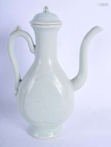 AN EARLY 20TH CENTURY CHINESE SUNG STYLE EWER AND COVER