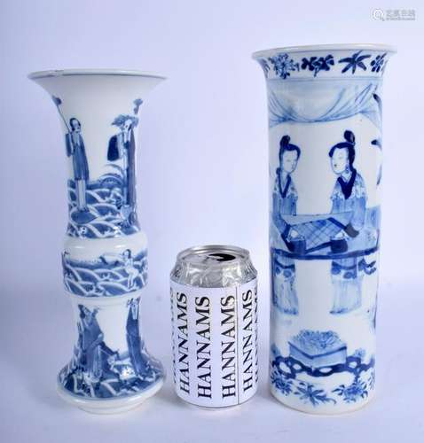 A 19TH CENTURY CHINESE BLUE AND WHITE CYLINDRICAL VASE