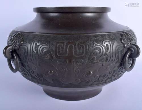 A LARGE 19TH CENTURY CHINESE BRONZE BOWL Qing,