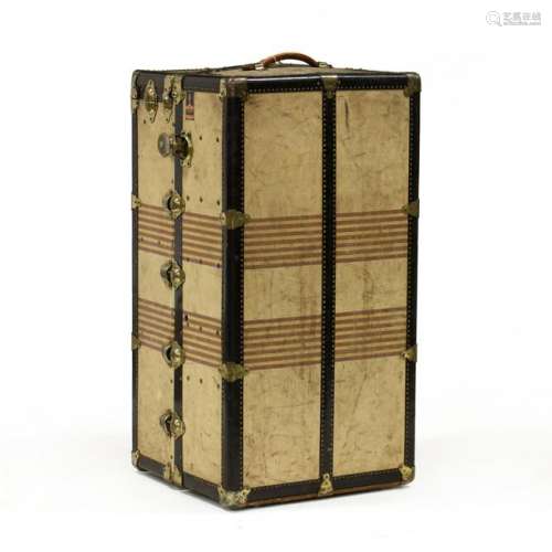 Osh Kosh, Annie Watts Hill's Steamer Trunk