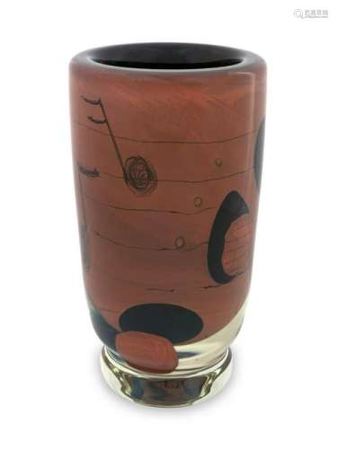 A Studio Glass Vase by Mark J. Sudduth Height 10 1/2