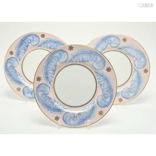 George Jones Twelve Porcelain Dinner Plates.