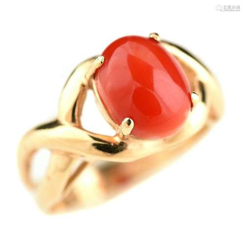 *Coral, 14k Yellow Gold Ring.