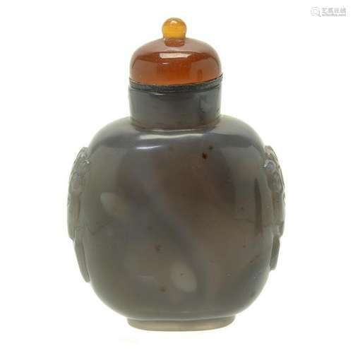 Large Chinese Agate Snuff Bottle.