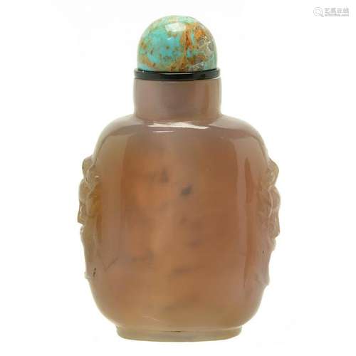 Chinese Carved Agate Snuff Bottle