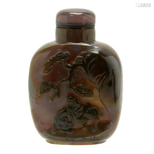 Chinese Molded Agate Snuff Bottle