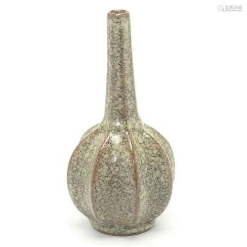 Chinese Ge-Type Stick Neck Vase