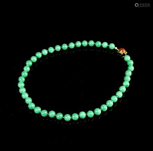 Chinese Jadeite Beaded Necklace