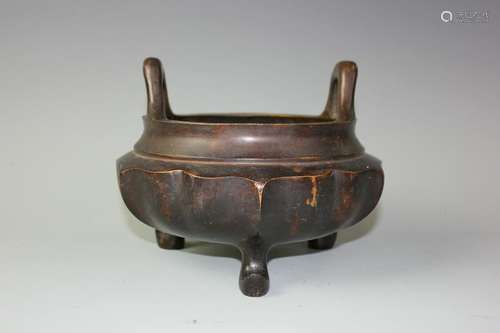 A Tripod Censer With Handles Marked 