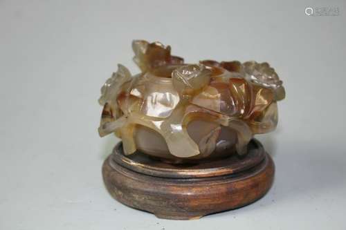 An Agate Carved Floral Brush Washer