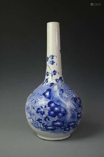 A Blue And White Tall Neck Vase, Qing Dynasty