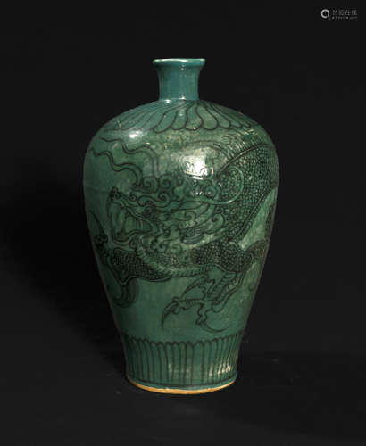 綠釉螭龍紋梅瓶