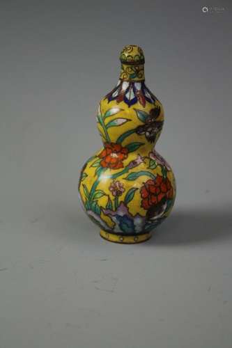 Color Painted Famille Snuff Bottle, Qing Dynasty