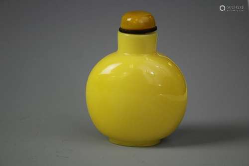 Yellow Glazed Snuff Bottle, Qing Dynasty