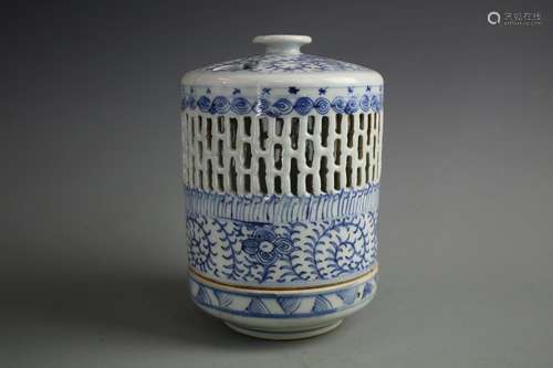 A blue and white Incised lampshade, Qing Dynasty