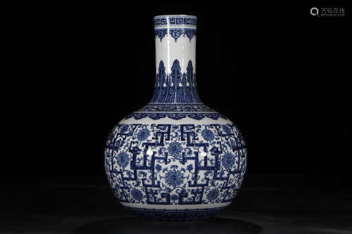 A Chinese Blue and White Porcelain Globular Vase Patterned with Dragons and Flowers.