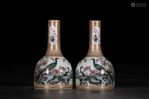 A Pair of Chinese Enamal Gilt Floral Porcelain Vases.