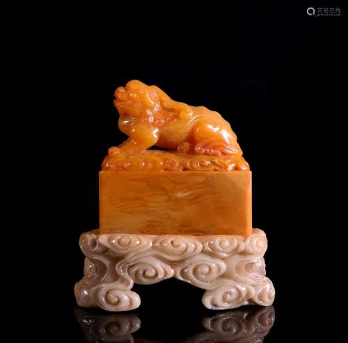 A Chinese Tianhuang Soapstone Seal with a Furong Soapstone Pedestal