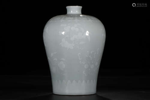 A Chinese White Glazed Floral Porcelain Meiping Vase
