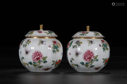 A Pair of Chinese Famille Rose Gilt Floral Porcelain Jars with Lids