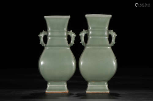 A Pair of Chinese Longquan-typed Porcelain Square Vases