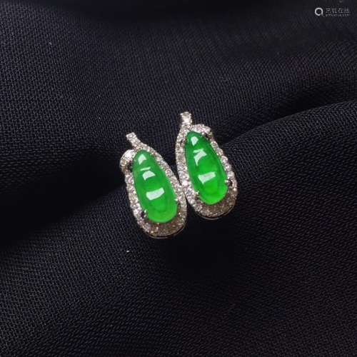 A Pair of 18Karat Jadeite Earrings