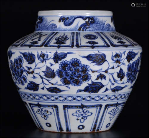 A CHINESE BLUE AND WHITE FLOWER JAR