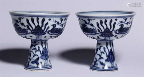 A PAIR OF CHINESE BLUE AND WHITE LOTUS STEM BOWLS