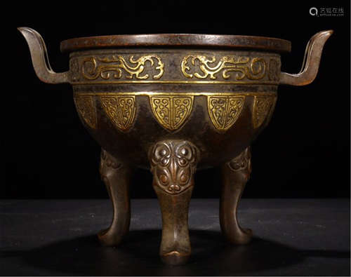 A FINE CHINESE GILT BRONZE TRIPLE FEET CENSER