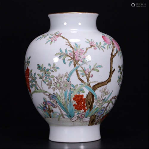 A CHINESE PORCELAIN FAMILLE ROSE FLOWER PEACH VASE