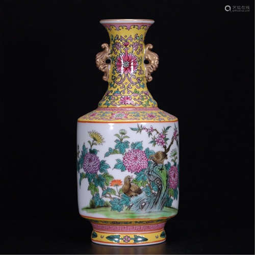 A CHINESE PORCELAIN FAMILLE ROSE FLOWER HANDLE VASE