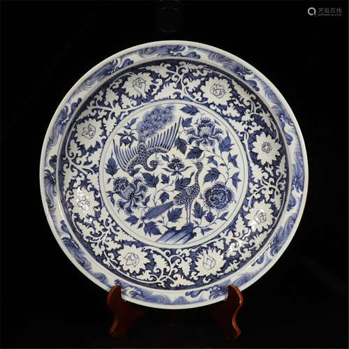 A CHINESE PORCELAIN BLUE AND WHITE FLOWER BIRD PLATE