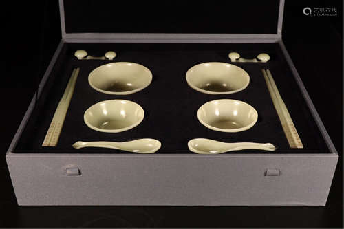 A SET OF CHINESE CARVED JADE POEM TABLEWARE