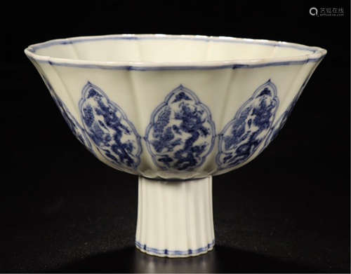 A CHINESE PORCELAIN BLUE AND WHITE PHOENIX STEM BOWL