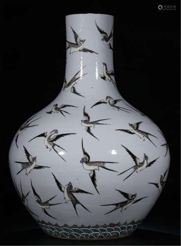 A CHINESE WHITE GLAZE PORCELAIN TIAN QIU FLOWER VASE