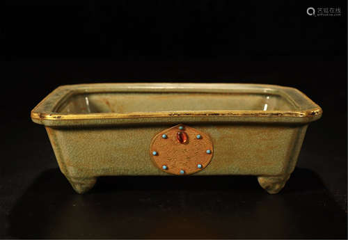 A CHINESE CELADON GLAZED GILT SILVER SQUARE BASIN