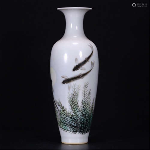 A CHINESE PORCELAIN FAMILLE ROSE FISH VASE