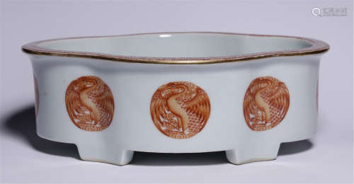 A CHINESE PORCELAIN IRON RED FAMILLE CRANE ROUND BASIN