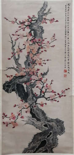 A CHINESE SCROLL PAINTING OF FLOWER WITH CALLIGRAPHY