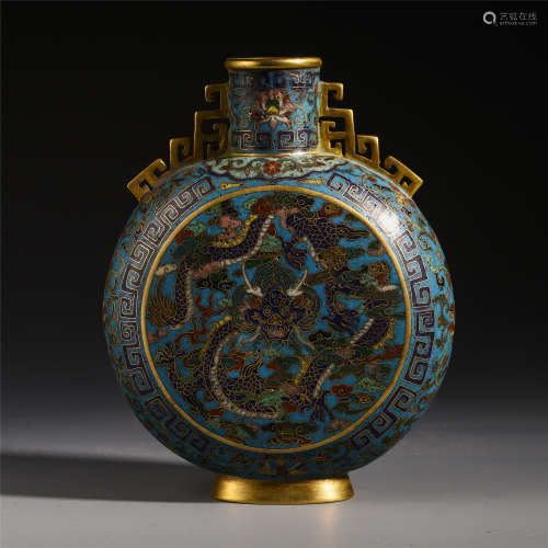 A CHINESE CLOISONNE DRAGON VASE