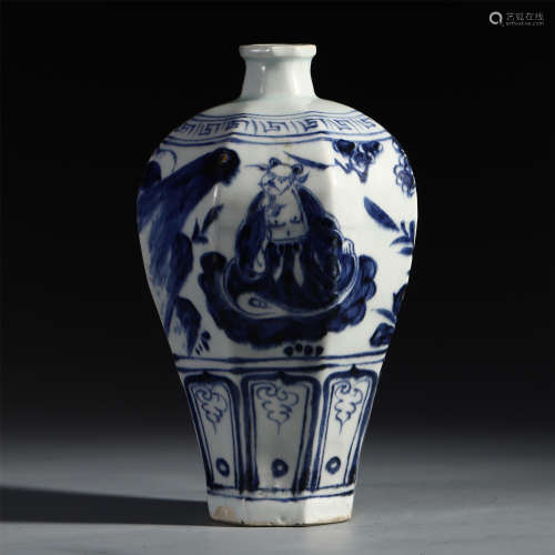 A CHINESE PORCELAIN BLUE AND WHITE FIGURE OCTAGONAL VASE
