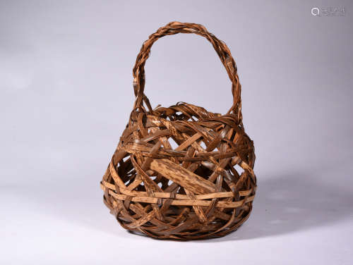 A  BAMBOO  FLOWER  BASKET  IN  THE REPUBLIC OF  CHIANA
