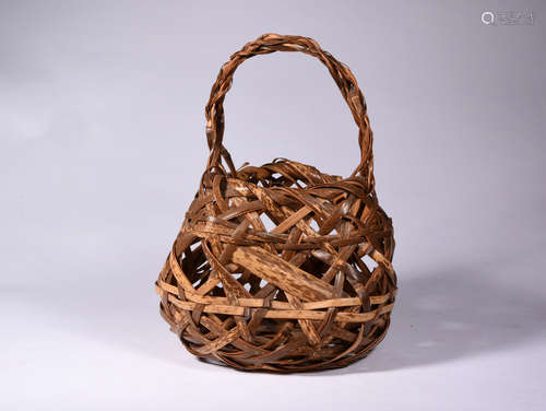 A  BAMBOO  FLOWER  BASKET  IN  THE REPUBLIC OF  CHIANA