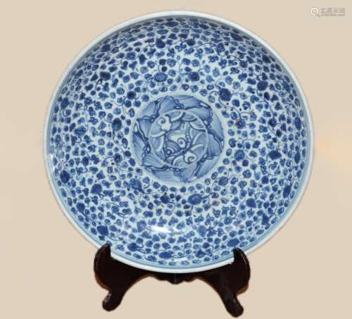 A  BLUE  AND  WHITE TWINES PLATE  WITH SEA  WATER  PATTERNS IN  MING  DYNASTY