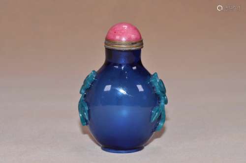 A BLUE  JACKING  SNUFF  BOTTLE IN  QING  DYNASTY