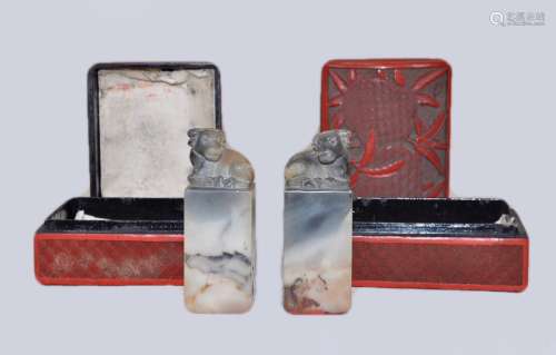 A  PAIR  OF  QING  DYNASTY SHOUSHAN  STONE  STAMPS(WITH ORIGINAL PACKING OLD  RED  BOX