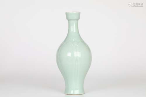 18th Century, Azure Glaze Ornamental bottle
