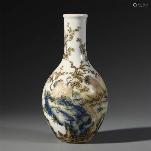 A CHINESE PORCELAIN WUCAI CRANE VASE