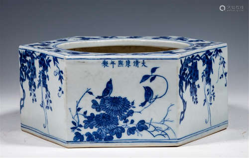 A CHINESE PORCELAIN BLUE AND WHITE HEXAGONAL BRUSH WASHER